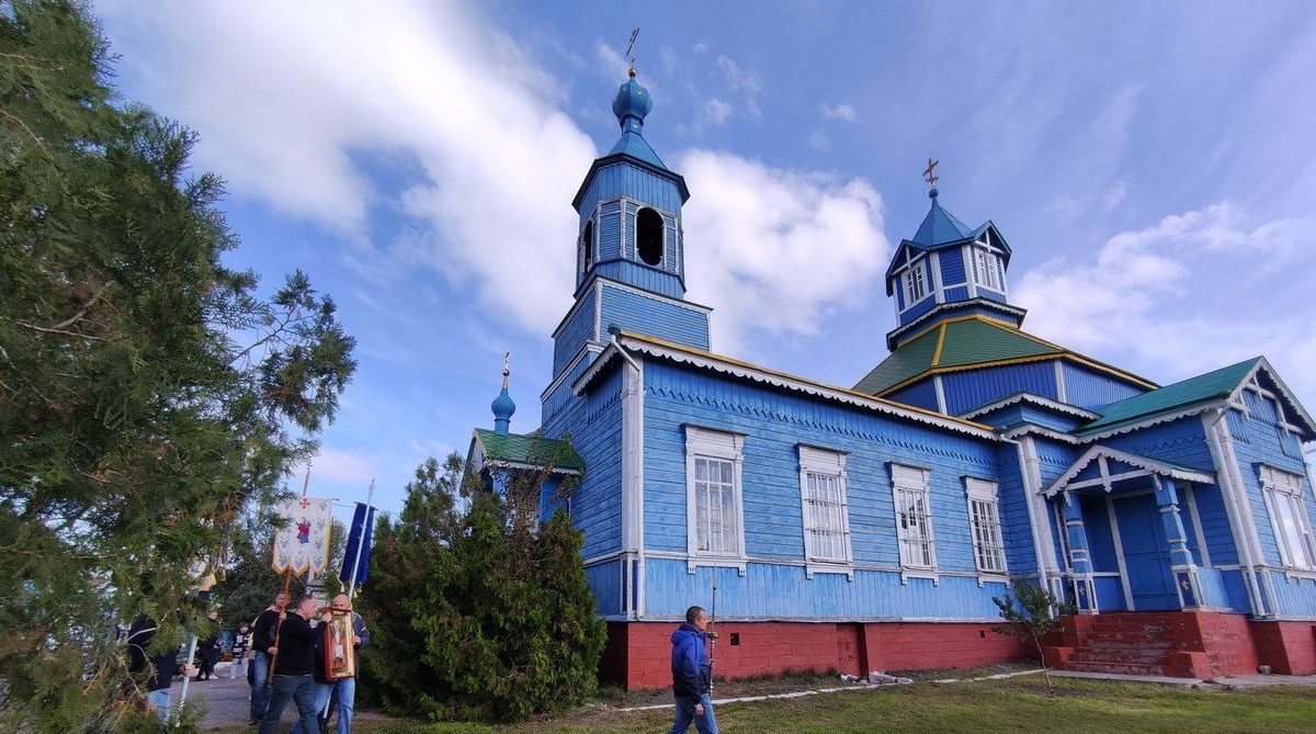 Подробнее о статье Нижнетеплое. Викарный архиерей возглавил престольный праздник