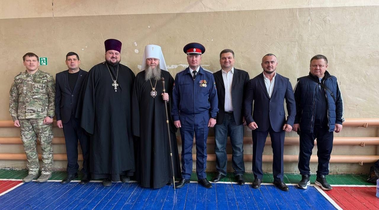 Луганск. Митрополит Пантелеимон принял участие спортивном мероприятии Луганск. Митрополит Пантелеимон принял участие спортивном мероприятии