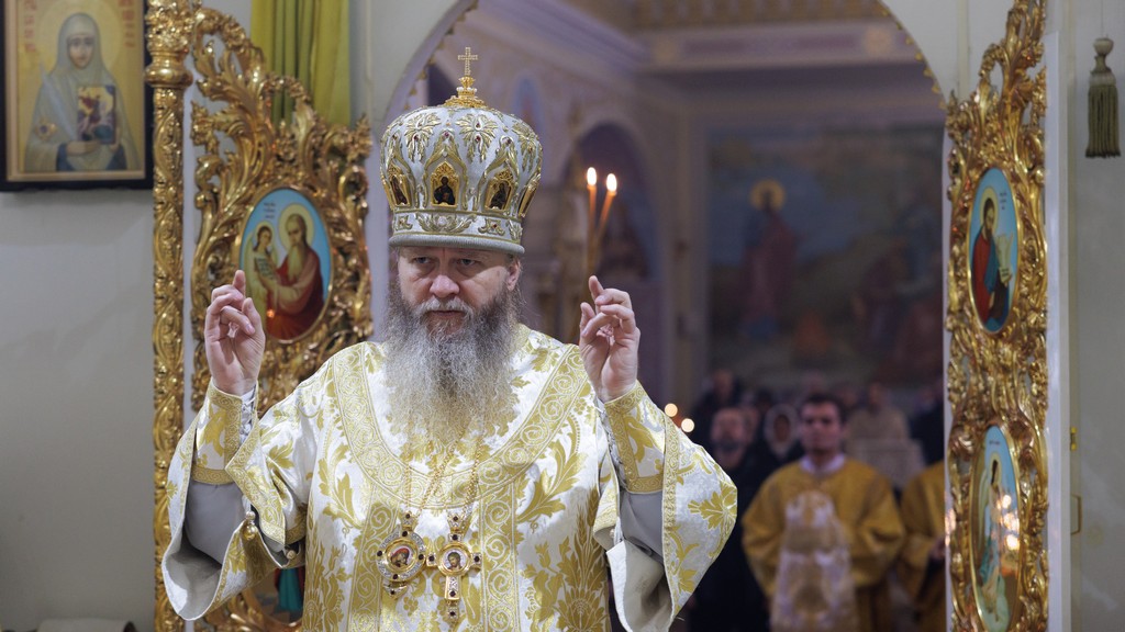 Луганск. Митрополит Пантелеимон совершил воскресное богослужение в кафедральном соборе Луганск. Митрополит Пантелеимон совершил воскресное богослужение в кафедральном соборе