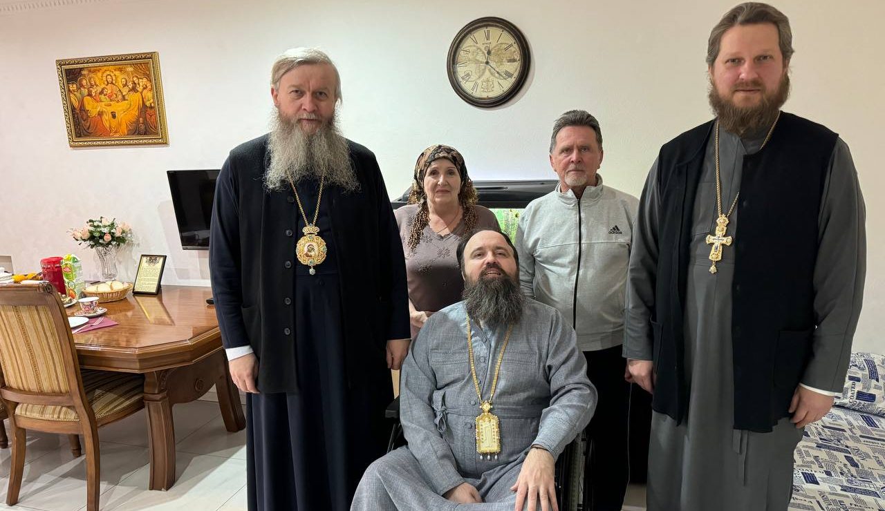 Луганск. Митрополит Пантелеимон поздравил архиепископа Павла с праздником Введения во храм Пресвятой Богородицы Луганск. Митрополит Пантелеимон поздравил архиепископа Павла с праздником Введения во храм Пресвятой Богородицы